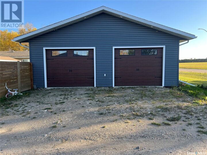 Property Photo:  104 Cooper Street  SK S0E 1H0 