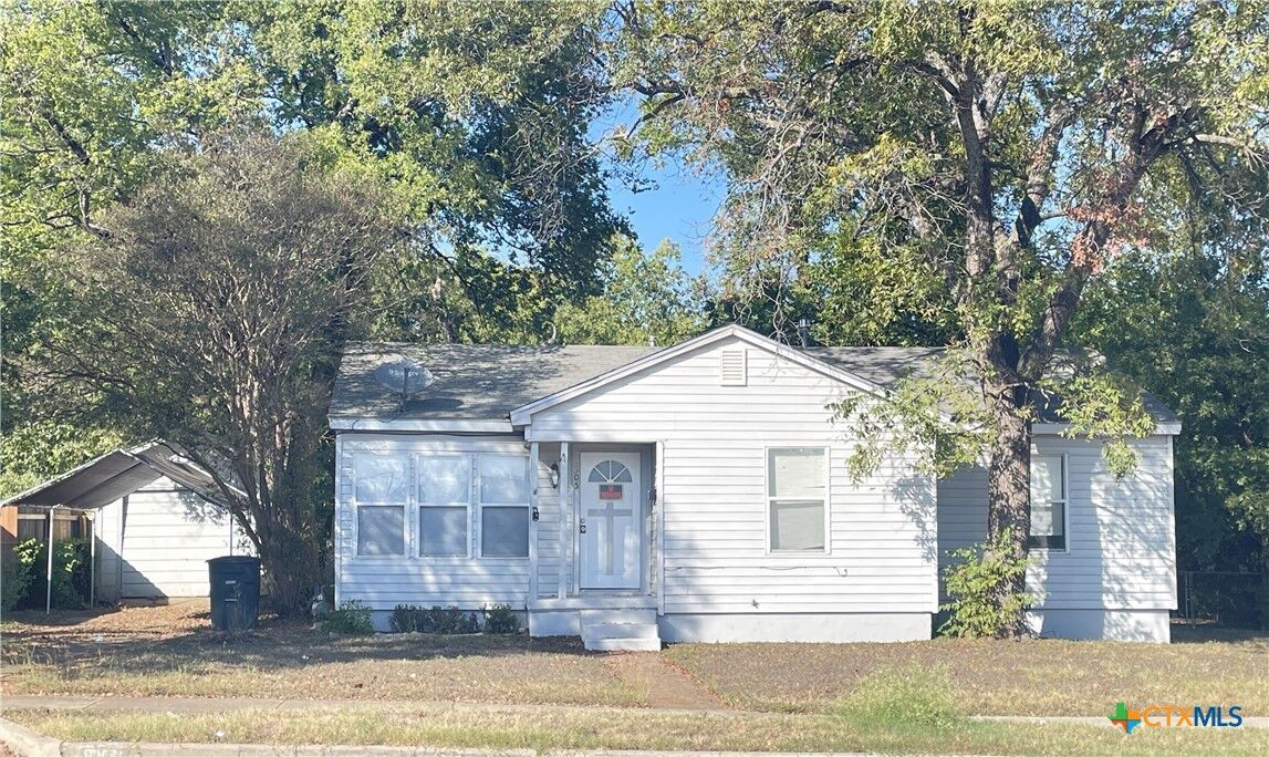 Property Photo: 1305 Gray Drive TX 76541