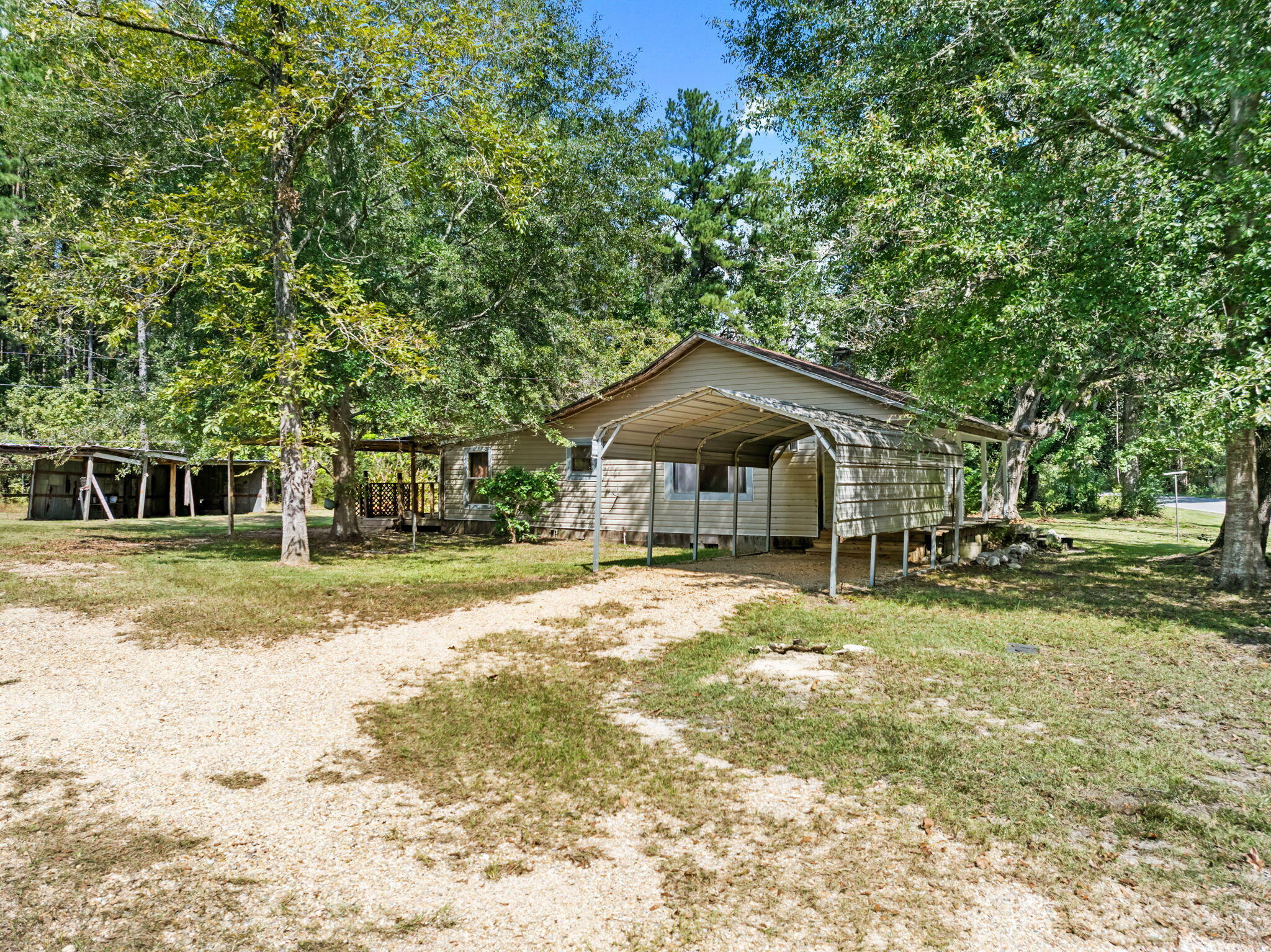 Property Photo:  977 & 961 Lampton Hilltop Rd.  MS 39429 