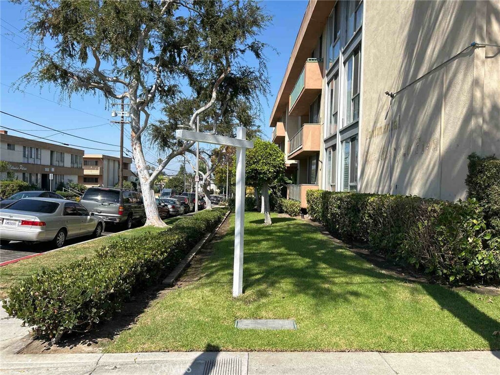 Property Photo:  805 Glenway Drive 325  CA 90302 