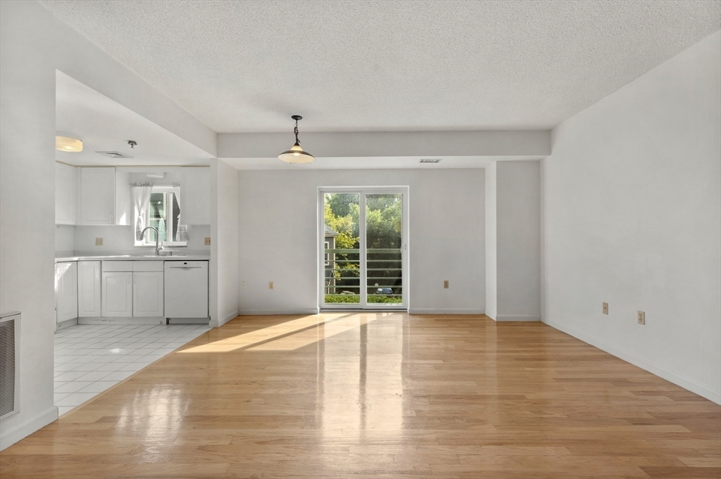 Property Photo:  655 Concord Avenue 204  MA 02138 