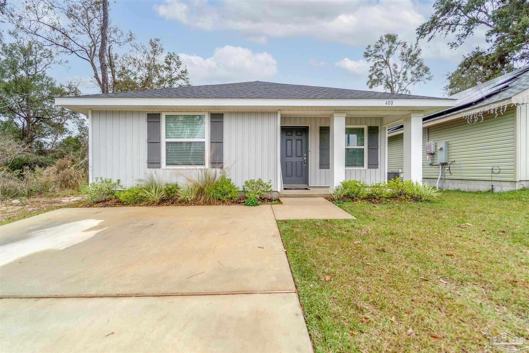 Property Photo: 1035 Brimwood Cir 1D FL 32533