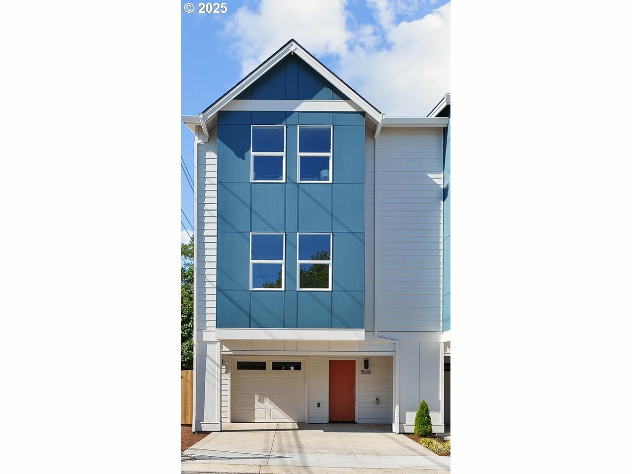 Property Photo: 15061 SE Division St OR 97236