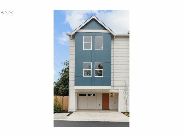 Property Photo: 15061 SE Division St OR 97236