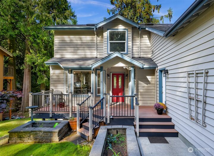 Property Photo:  8  Swallow Circle  WA 98229 