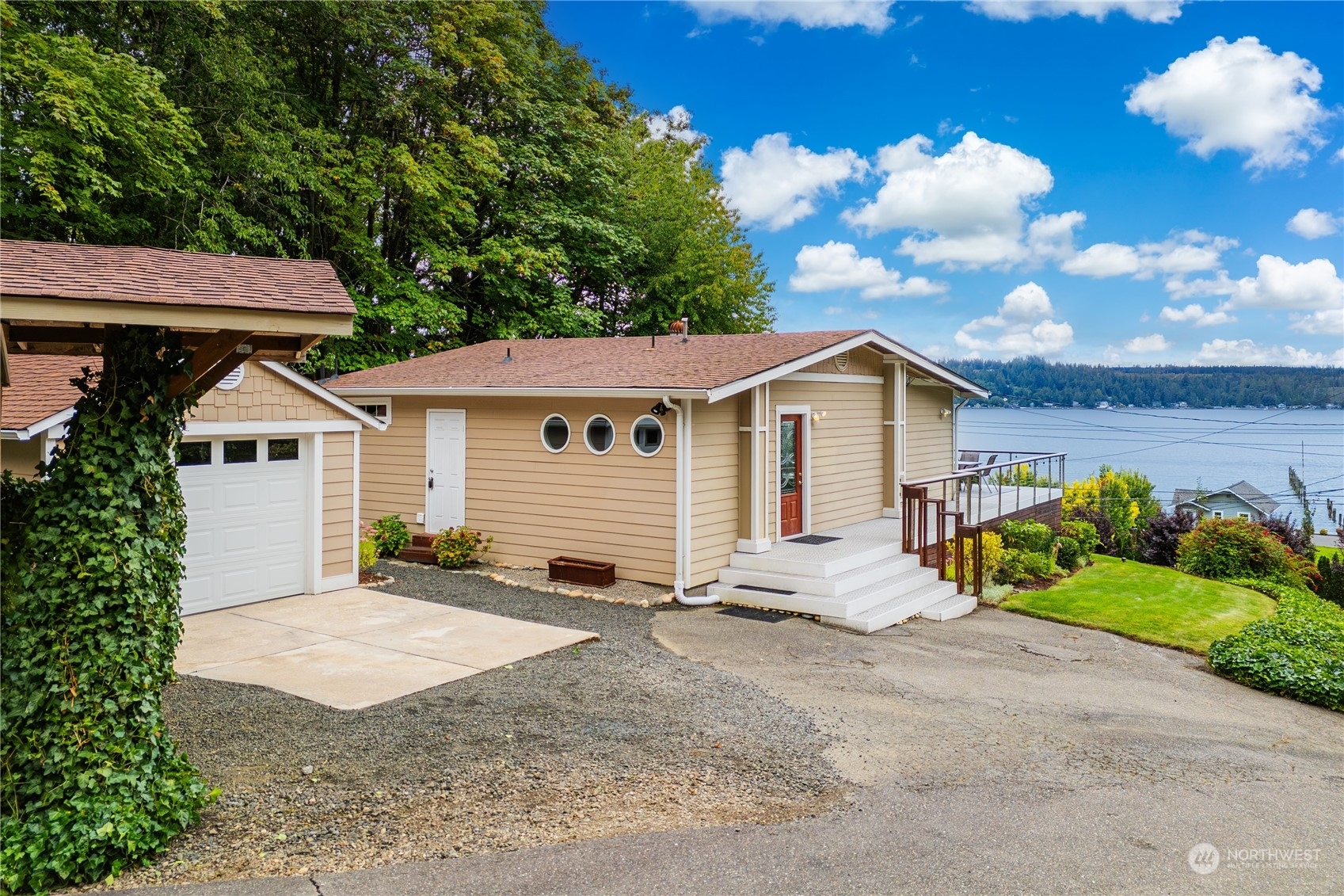 Property Photo:  4050 NE North Shore Road  WA 98528 