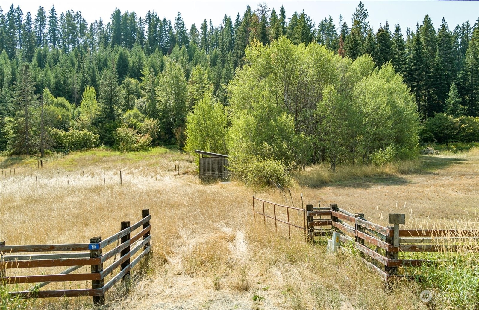 Property Photo:  302 Horvatt Road  WA 98941 