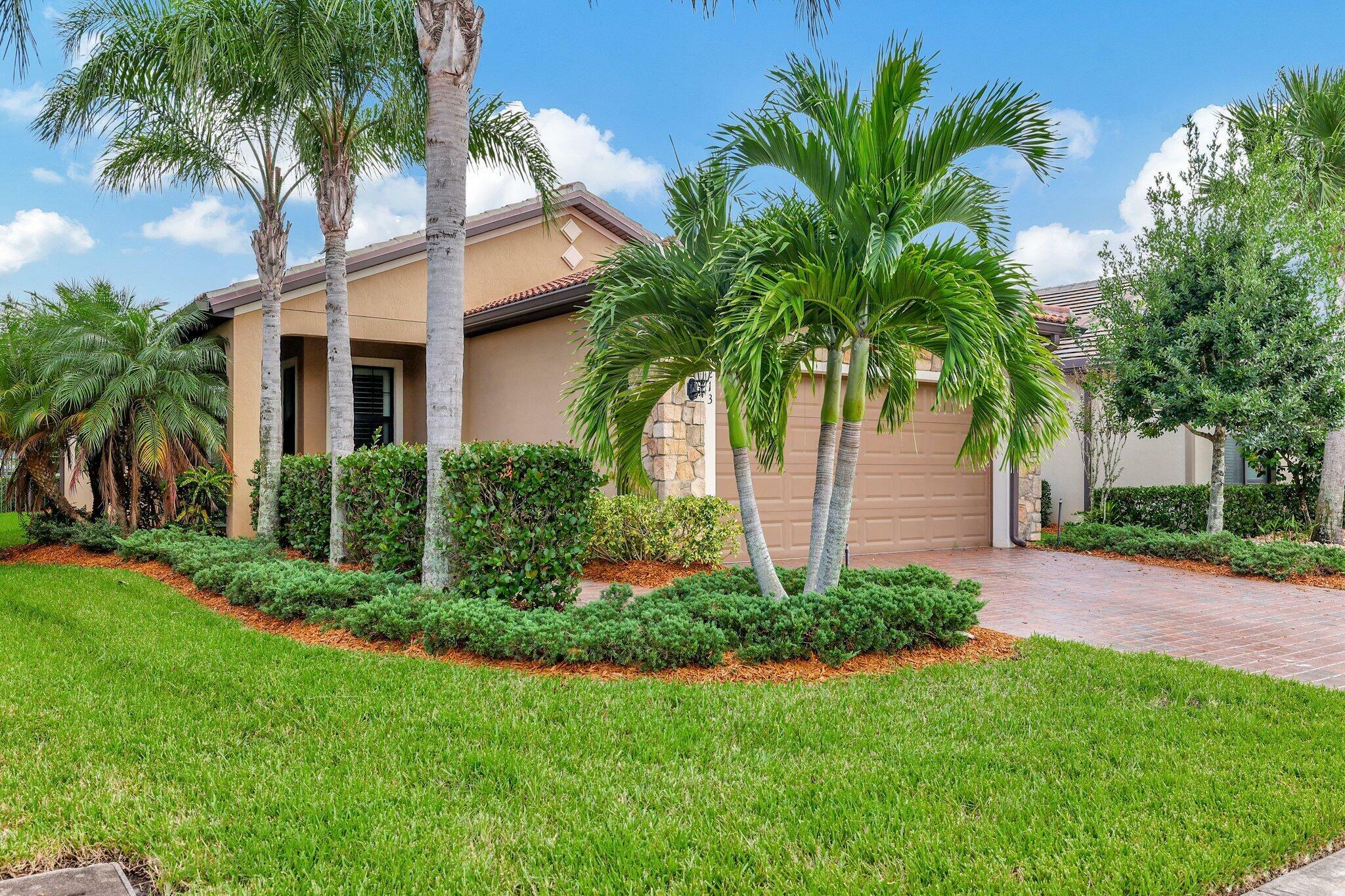 Property Photo:  213 SE Longview Drive  FL 34984 