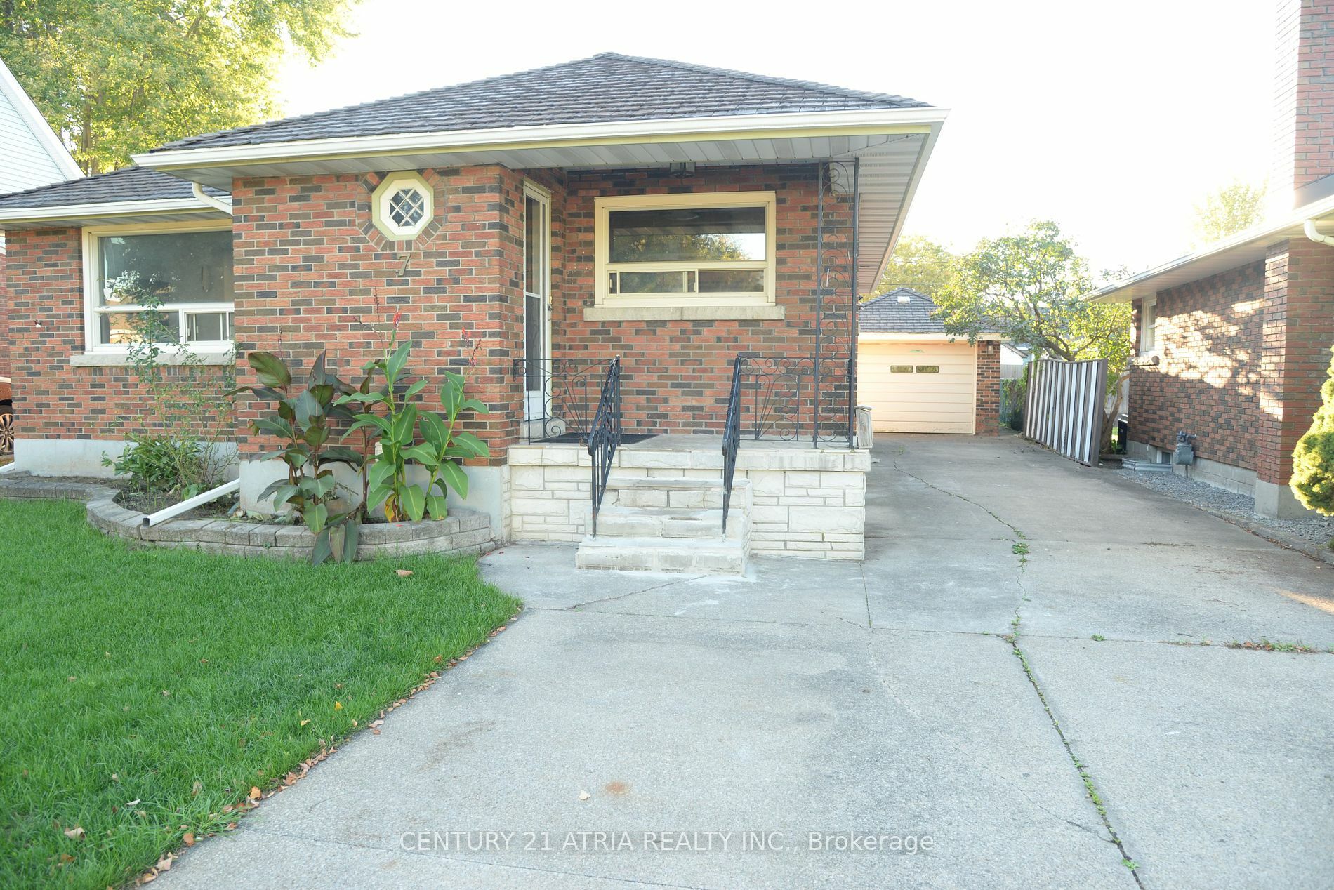 Property Photo:  7 McMann Dr  ON L2V 2V3 