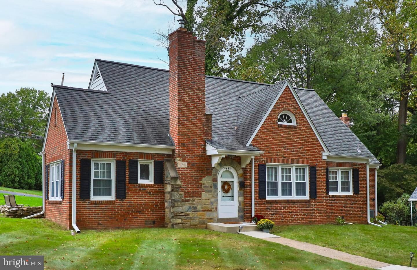 Property Photo:  1953 Canterbury Road  PA 19001