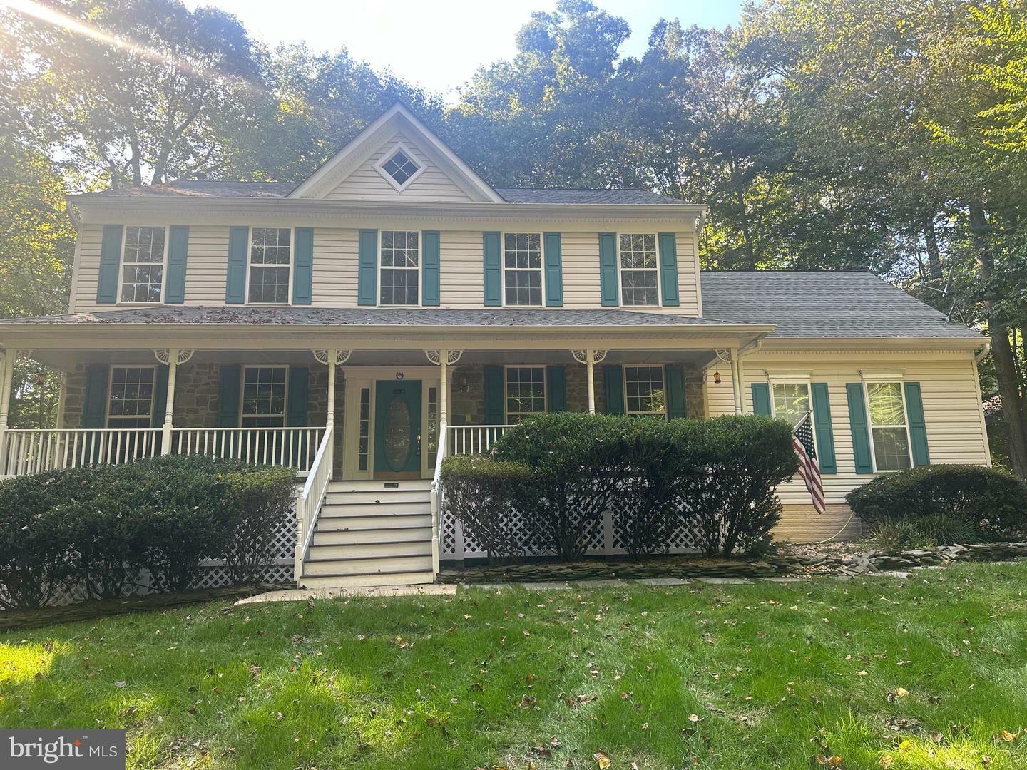 Property Photo:  13860 Holly Forest Drive  VA 20112 