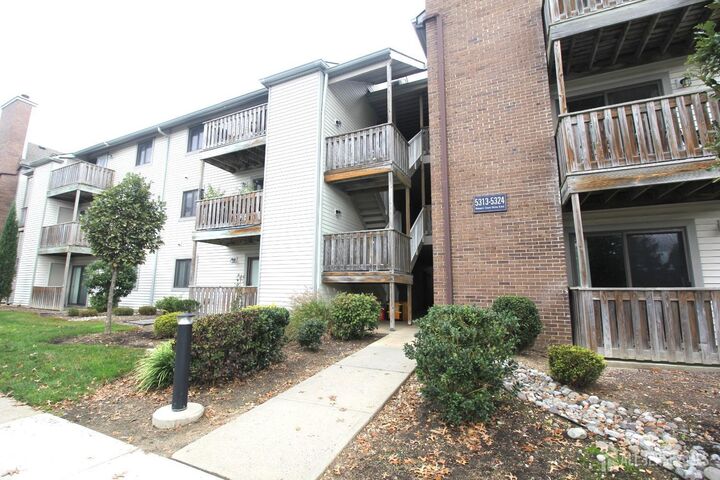 5322 Ravens Crest Drive  Plainsboro NJ 08536 photo