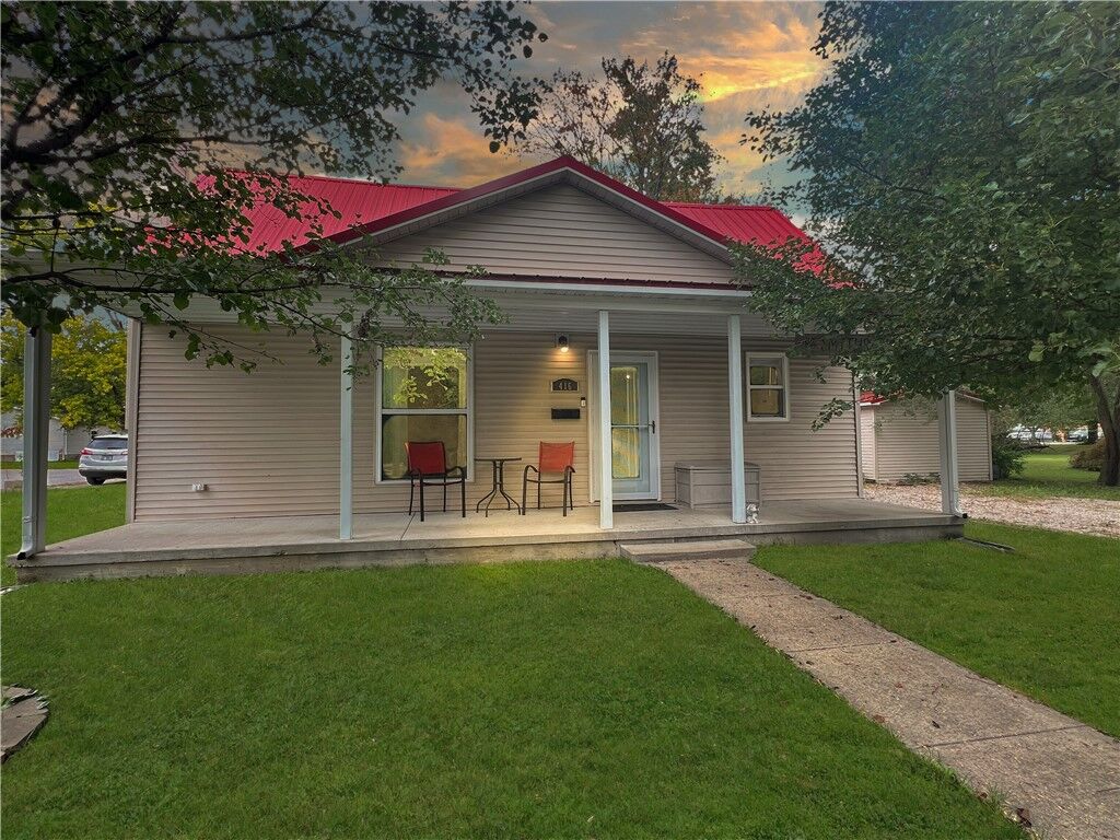 Property Photo:  416 Russell Street  IL 61951 