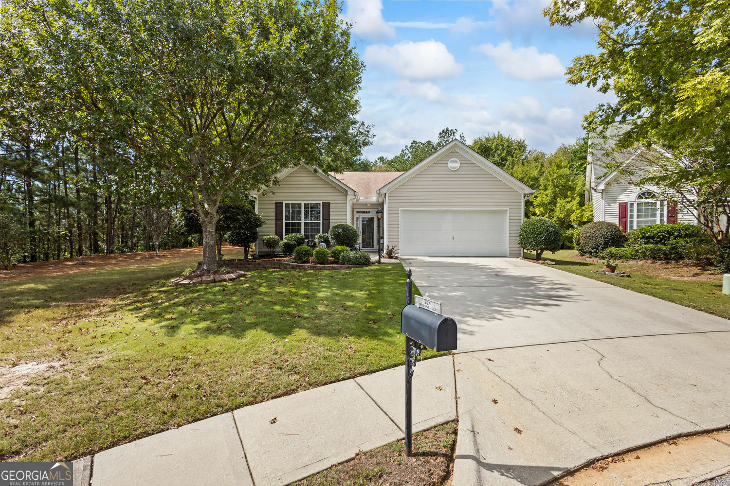 Property Photo:  557 Goldfinch Way  GA 30281 