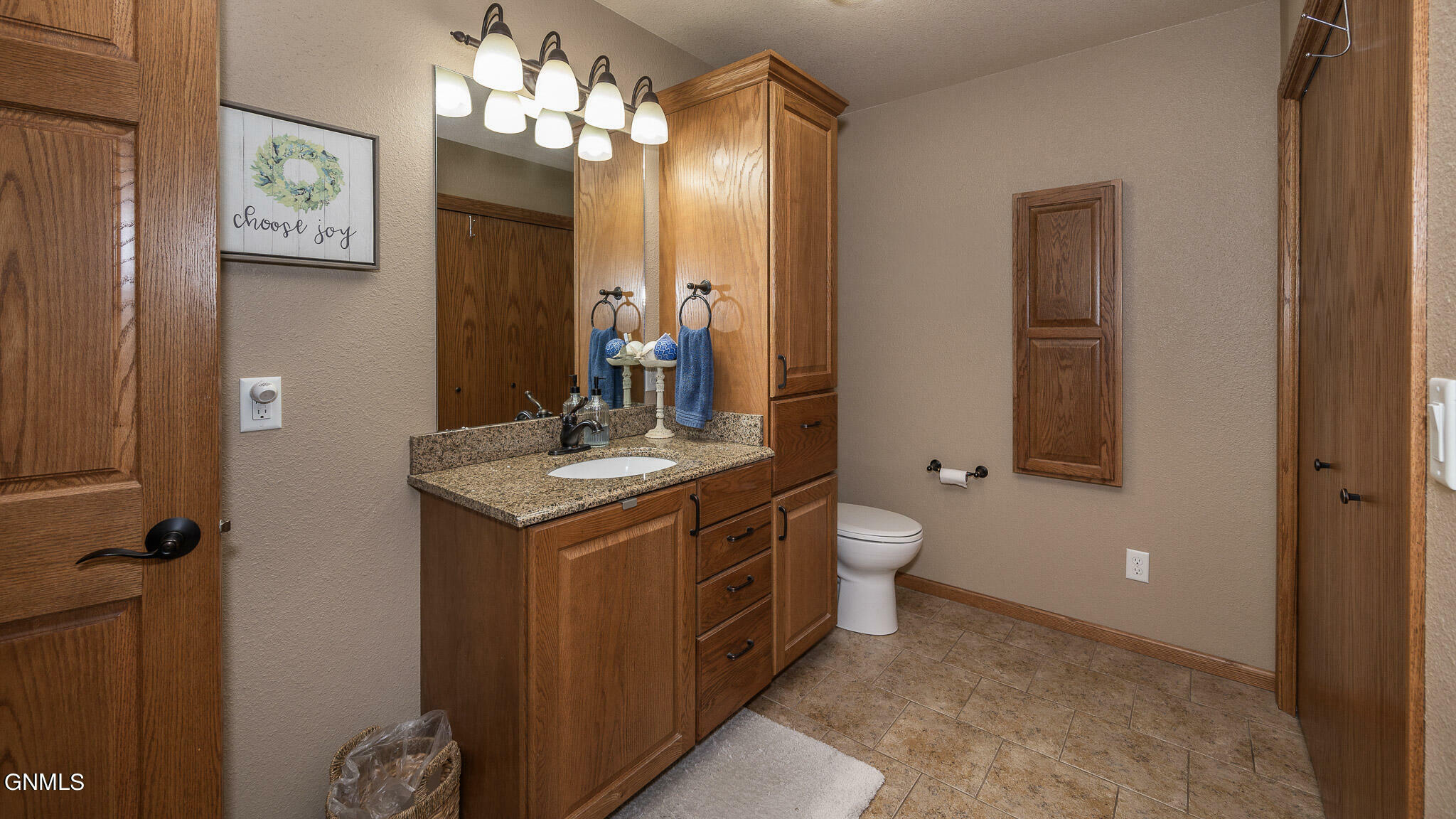 Property Photo:  5414 Calvert Drive  ND 58503 