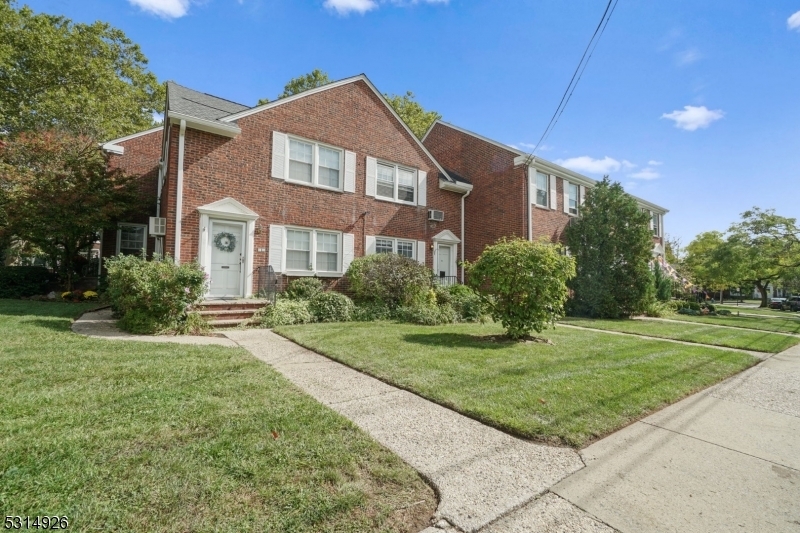 Property Photo: 43 Meadowbrook Pl NJ 07040