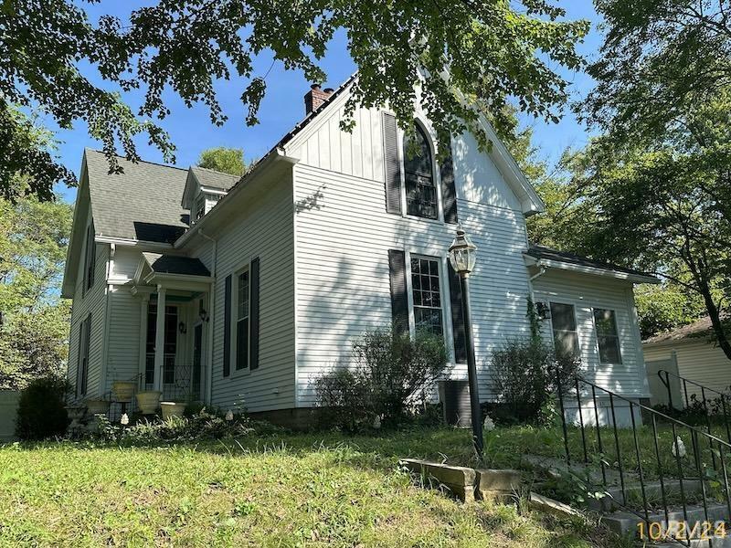 Property Photo: 631 Williamson Street IN 47635
