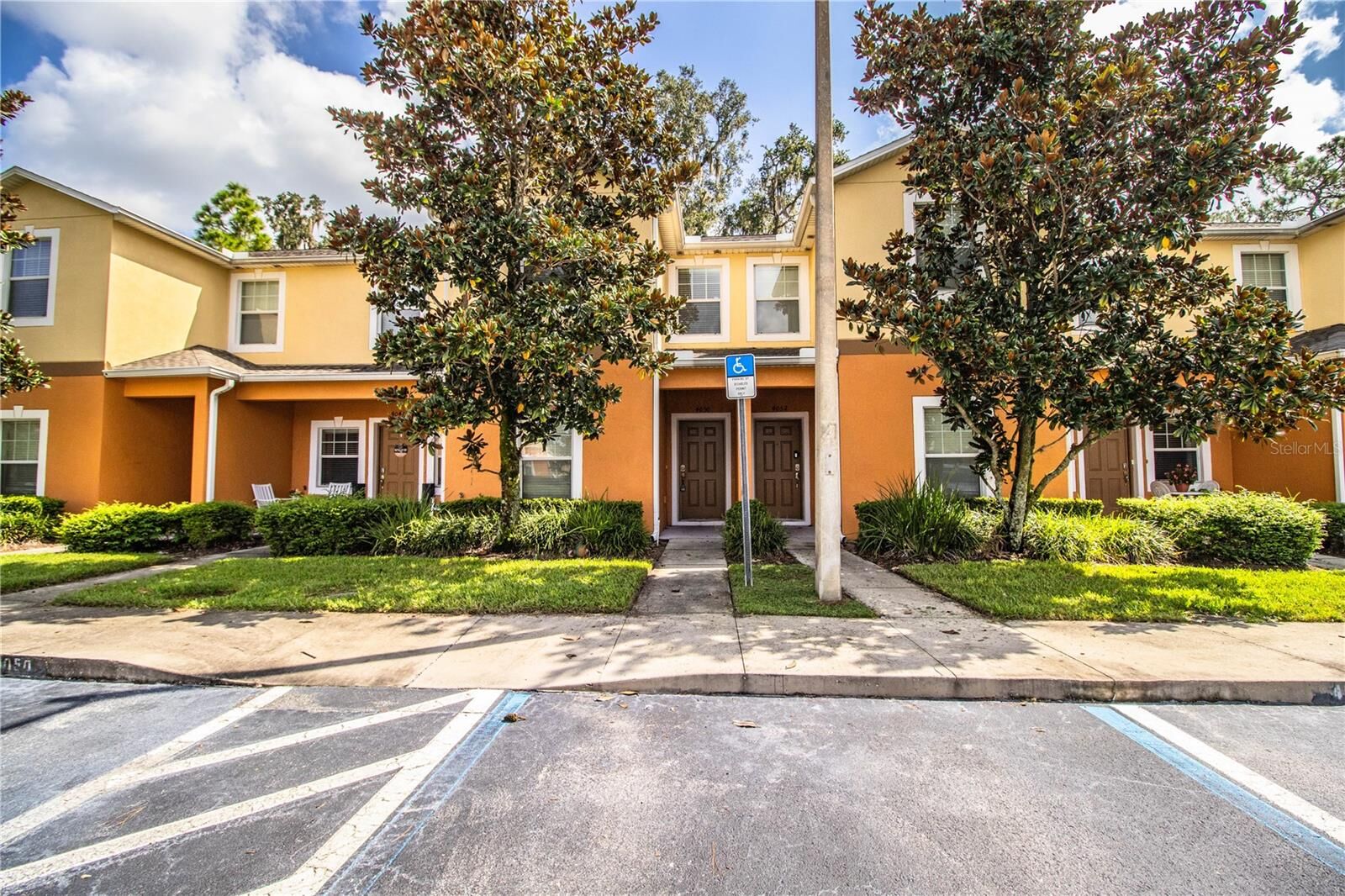 Property Photo:  4050 Mountain Chestnut Way  FL 33812 