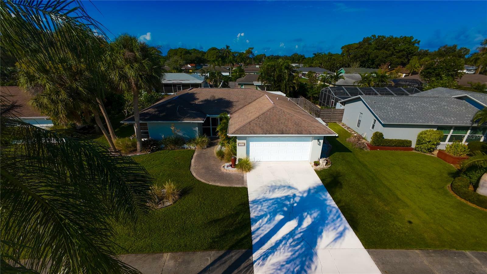 Property Photo:  1646 Oak View Drive  FL 34232 