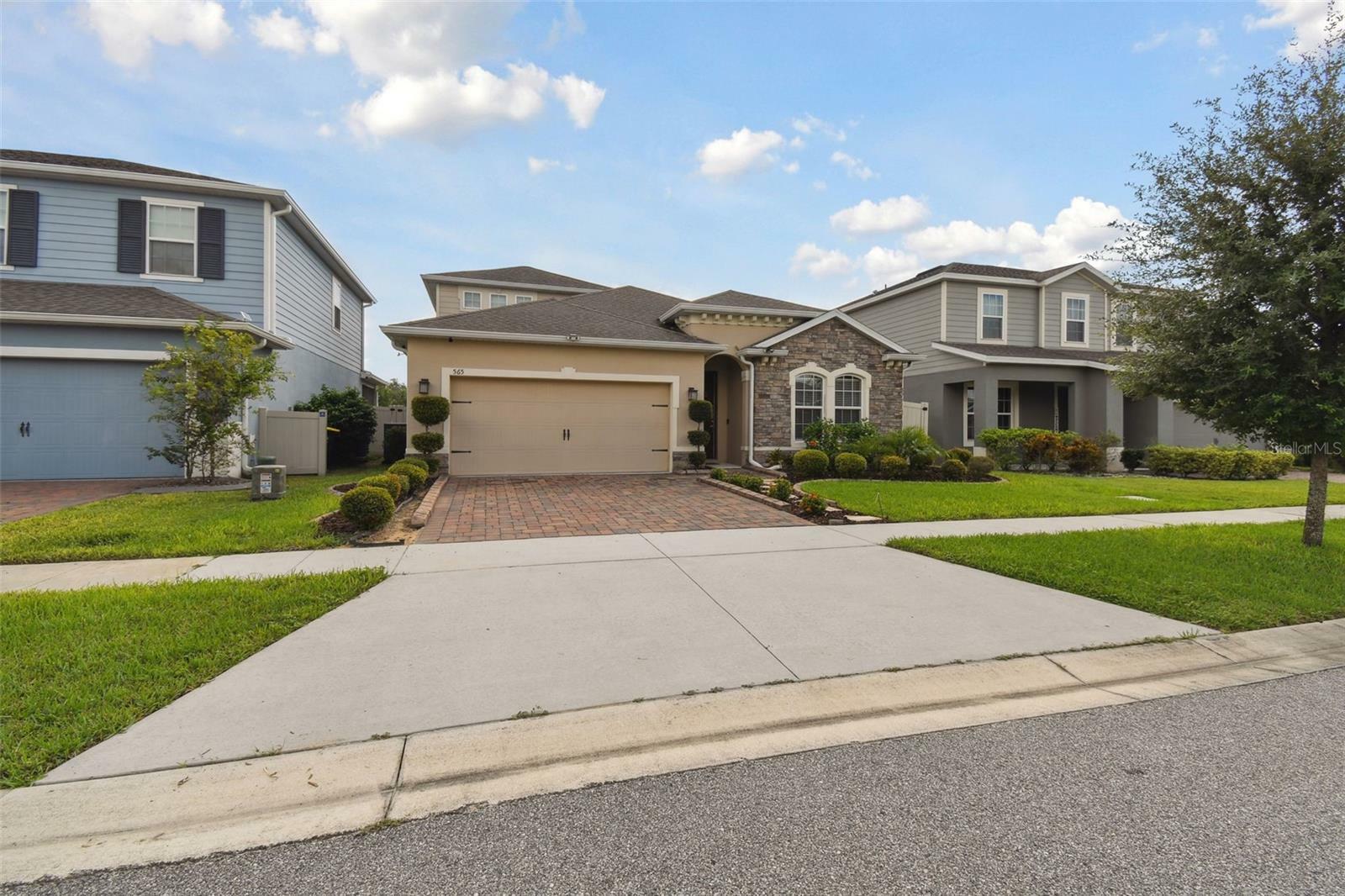 Property Photo:  565 Seattle Slew Drive  FL 33837 