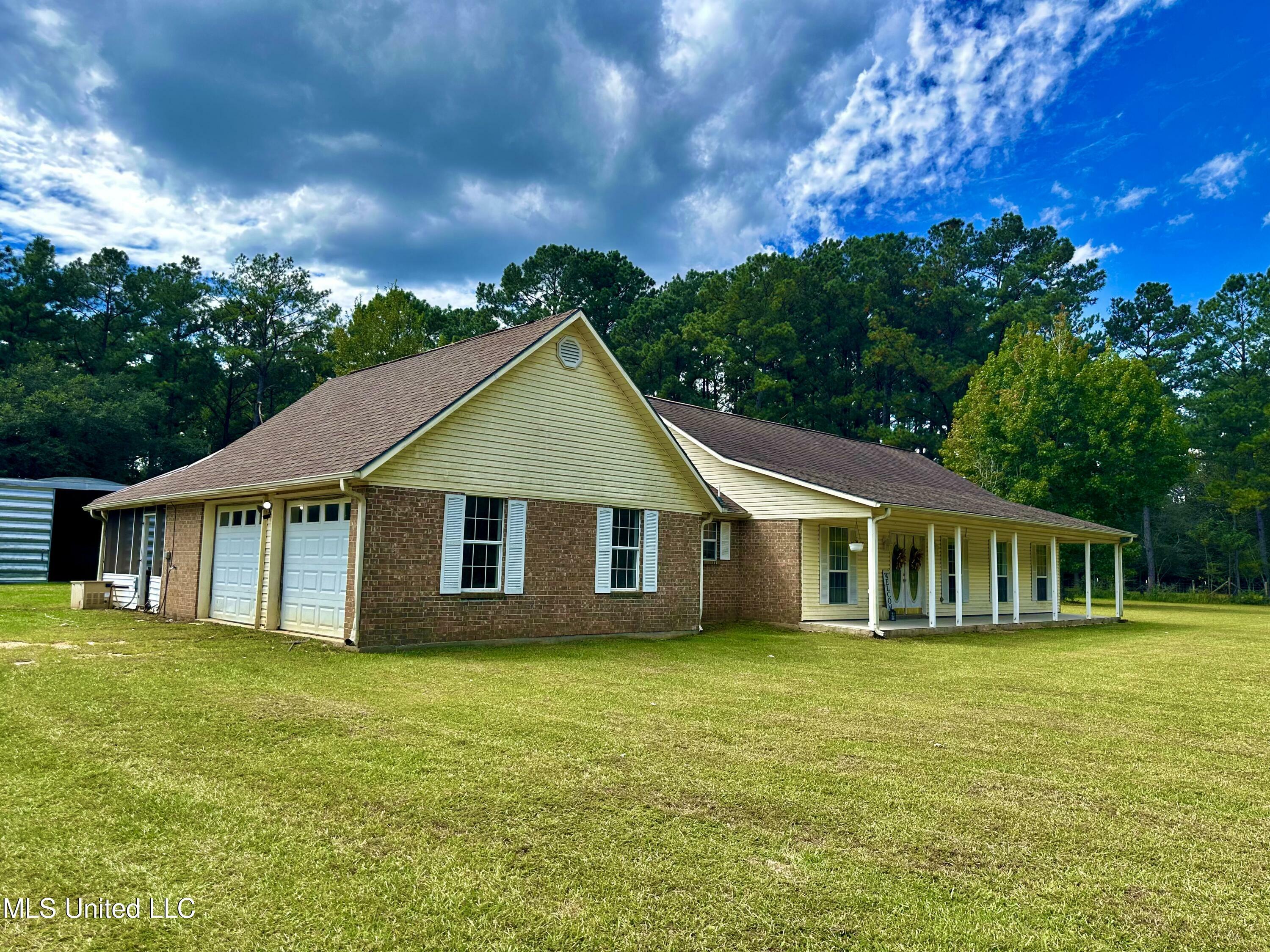 Property Photo:  1108 Sampson Road  MS 39452 