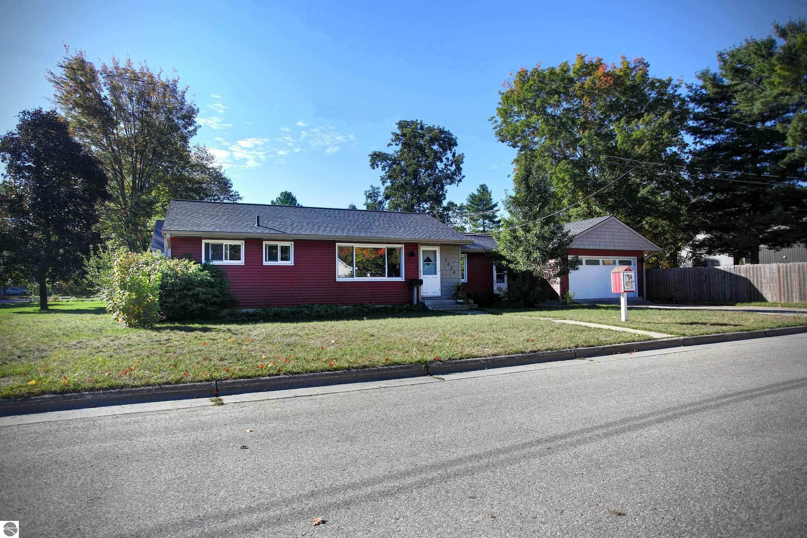 1624 Beadle Street  Traverse City MI 49686 photo