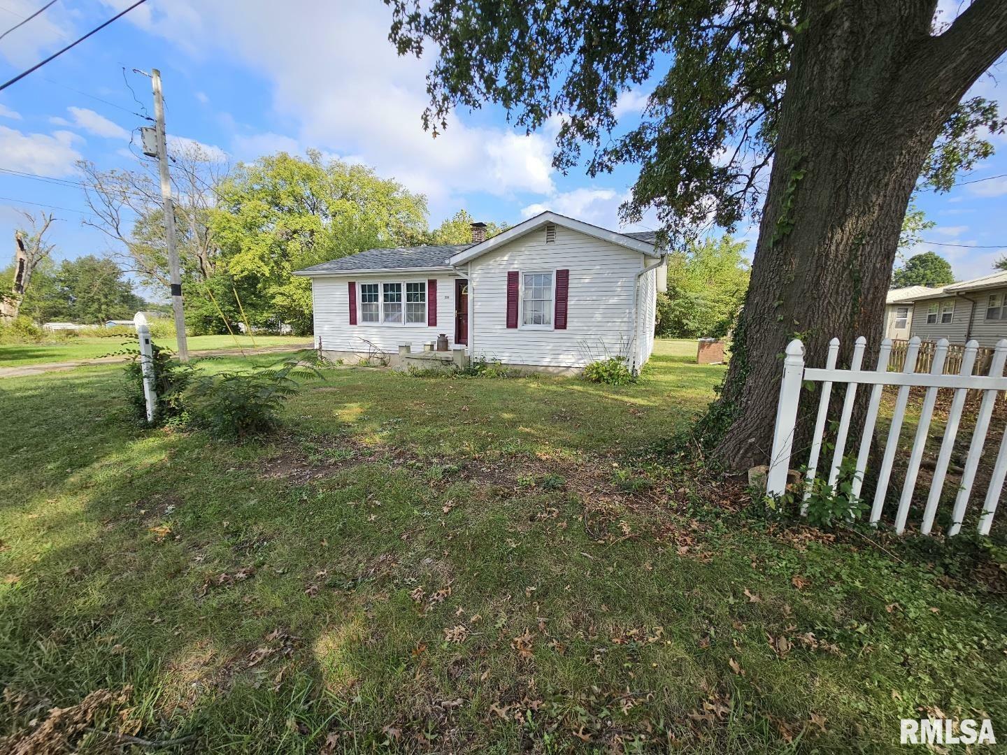 Property Photo:  308 W Prairie  IL 62895 