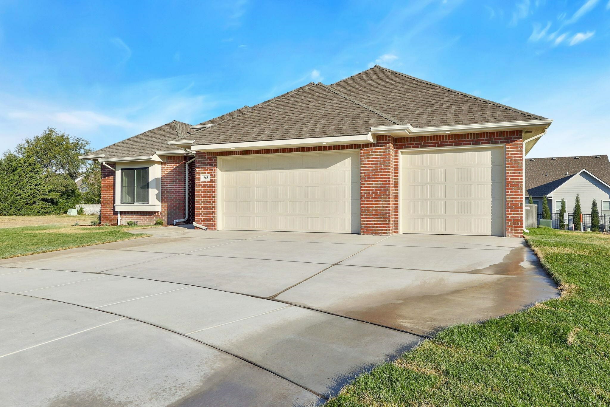 Property Photo:  365 N Jackson Heights Ct  KS 67206 