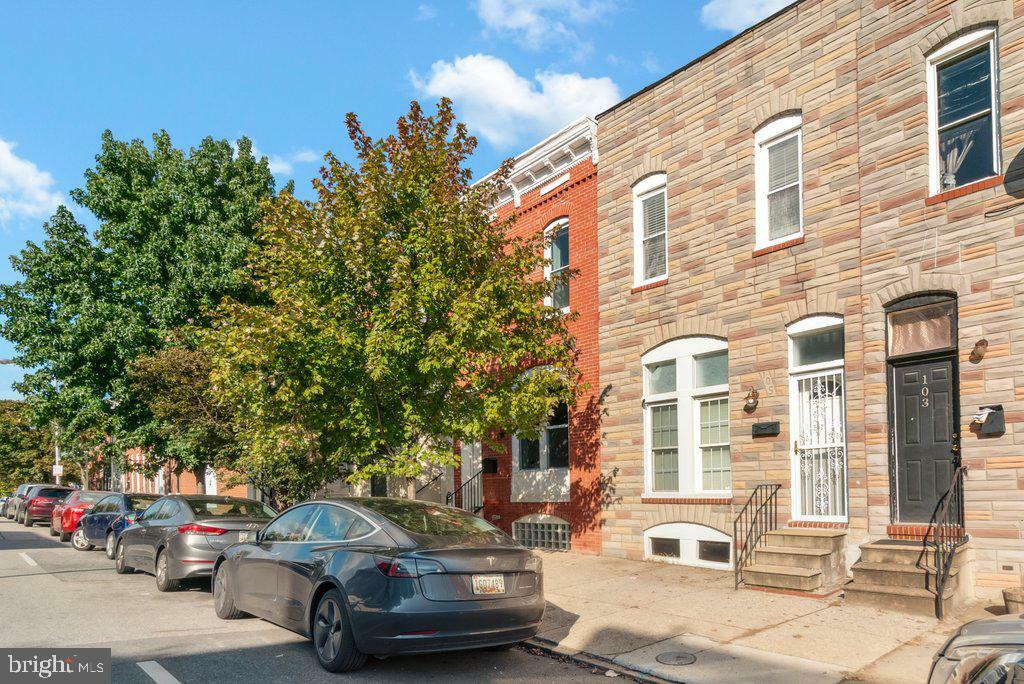 Property Photo:  105 N Patterson Park Avenue  MD 21231 