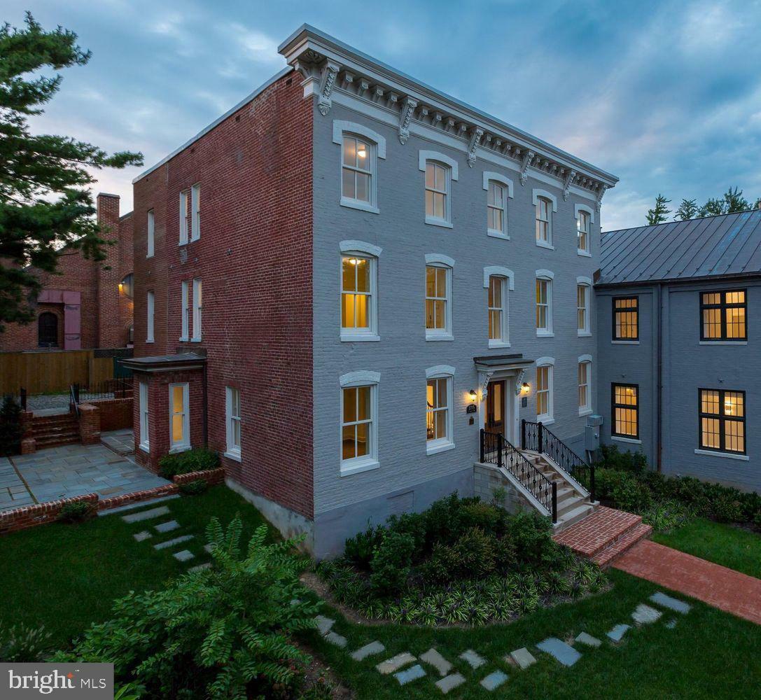 Property Photo:  2715 N Street NW  DC 20007 