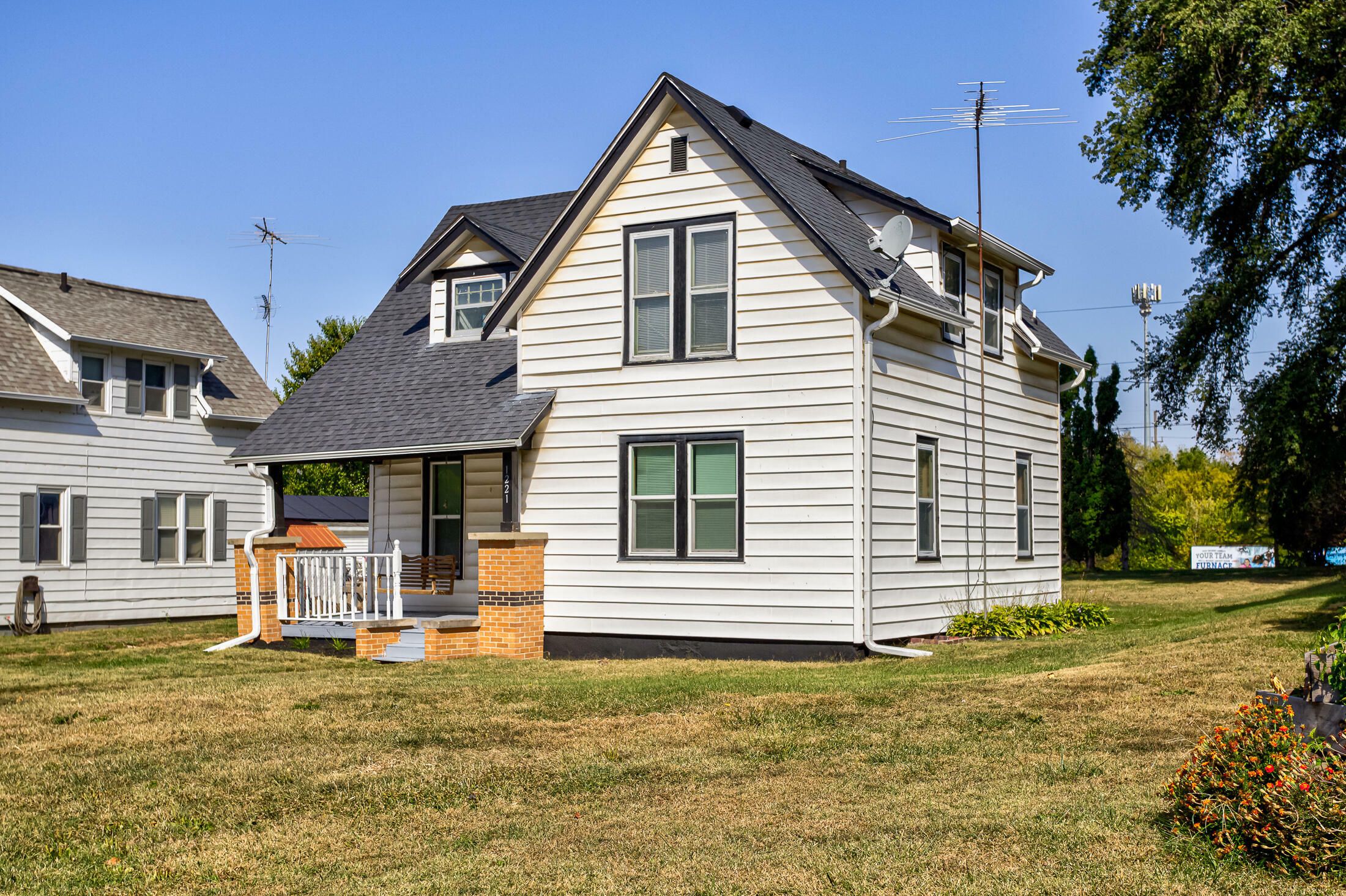 Property Photo:  1221 8th Street  IA 50036 