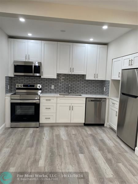 Property Photo: 1421 NW 2nd Ave FL 33311