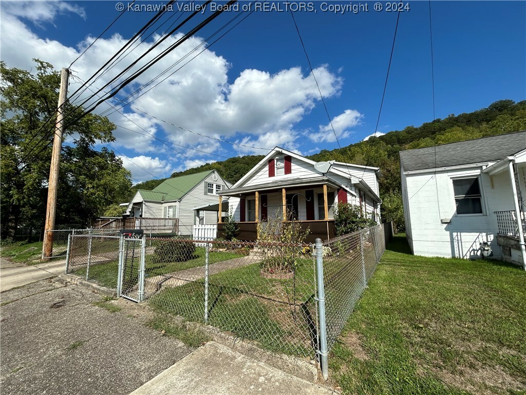 Property Photo:  511 Main Avenue  WV 25143 