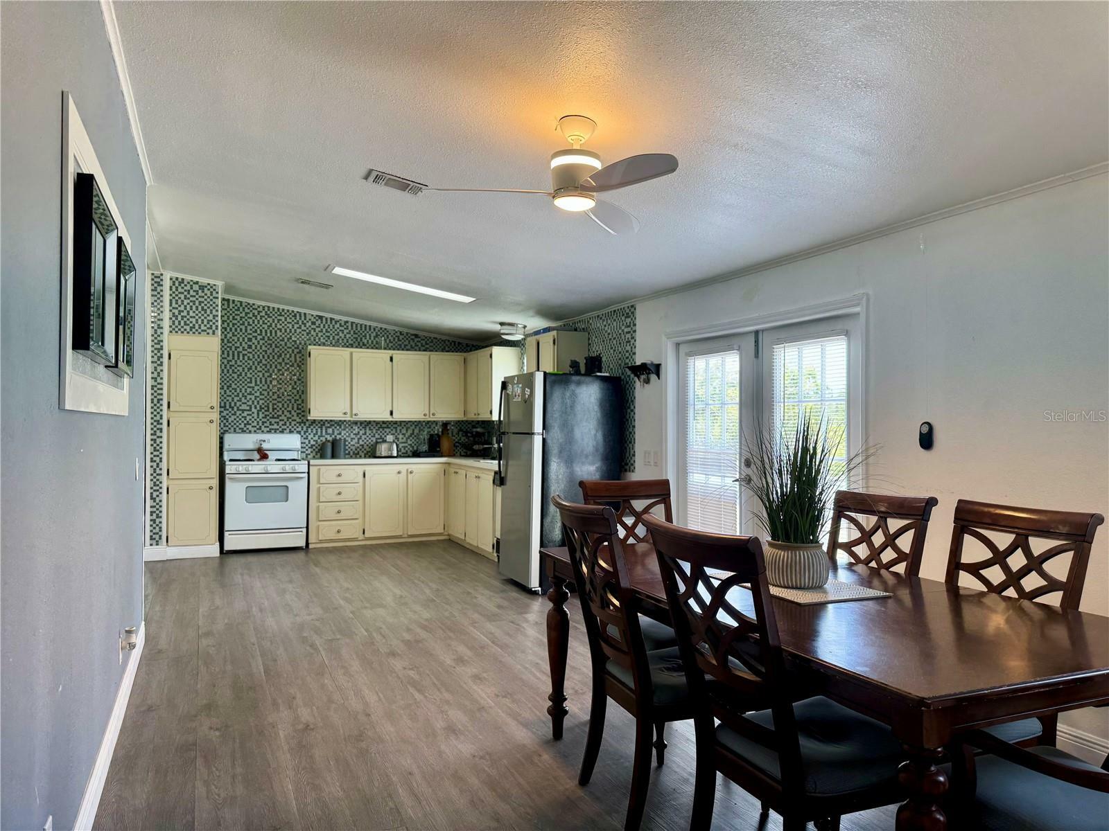 Property Photo: 10780 Hwy 60 E FL 33898