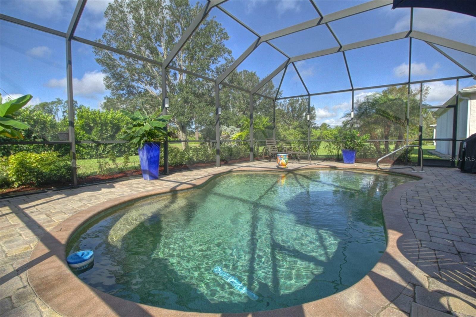 Property Photo:  1362 Hedgewood Circle  FL 34288 