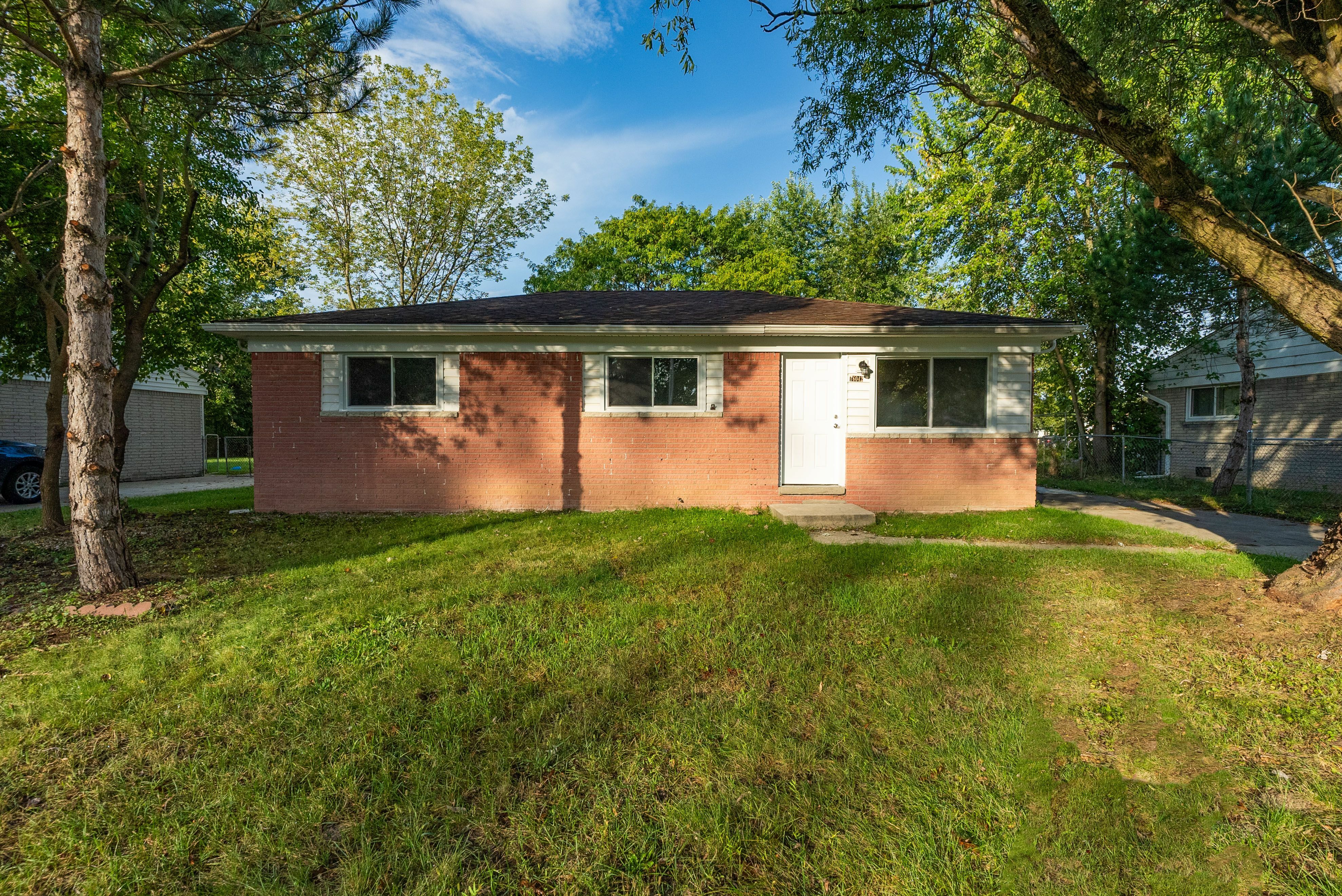 Property Photo:  16042 Lauren Street  MI 48180 4853 