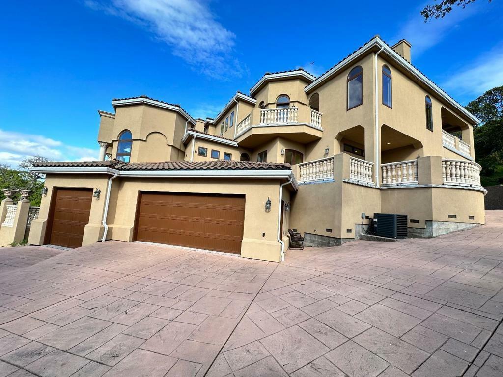 Property Photo:  734 Bridle Ridge Court  CA 94534 