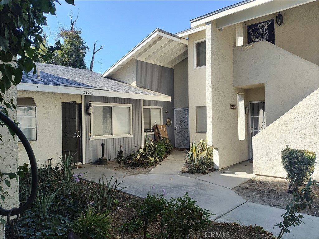 Property Photo:  25911 Baylor Way  CA 92544 