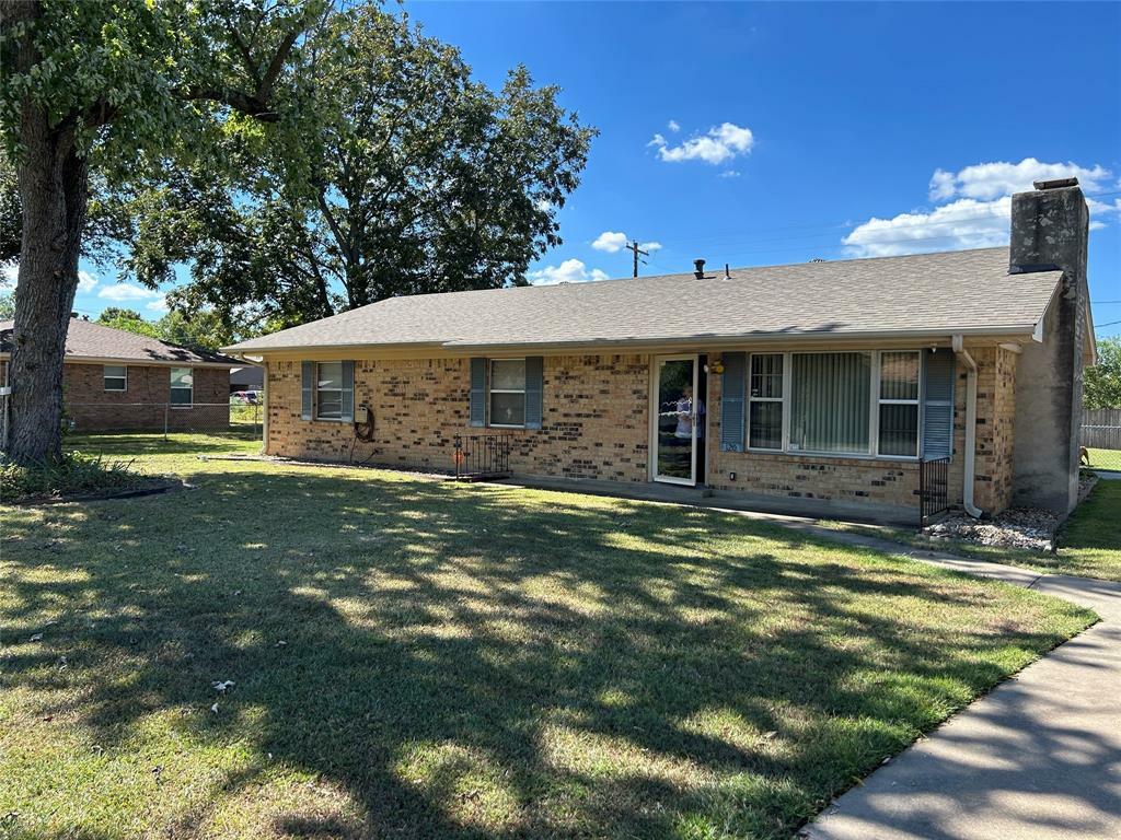 Property Photo:  120 Tomie  TX 75783 