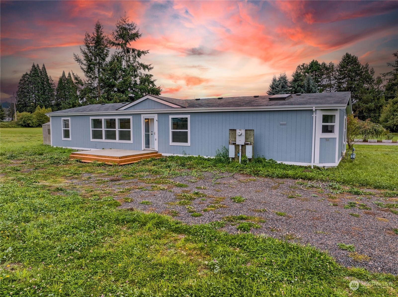 Property Photo:  511 S Valentine Avenue  WA 98047 