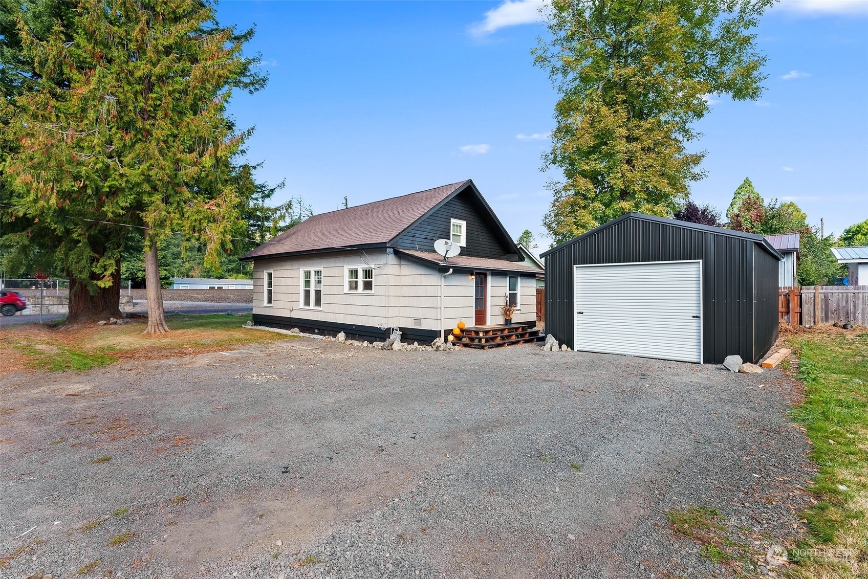 Property Photo:  810 SE Front Street  WA 98596 