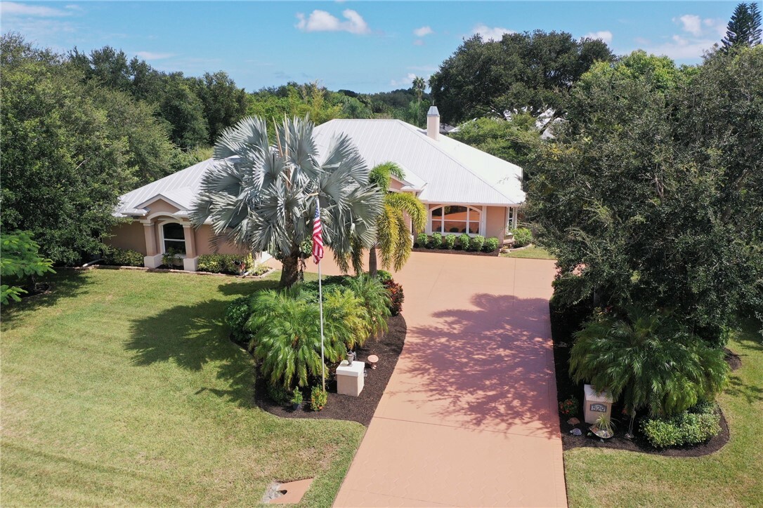 Property Photo:  529 N Blue Island Street  FL 32958 