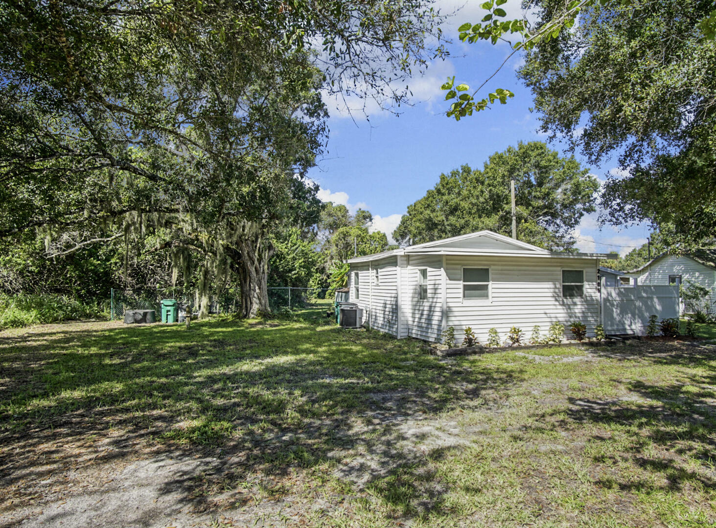 Property Photo:  2105 S 37th Street  FL 34947 