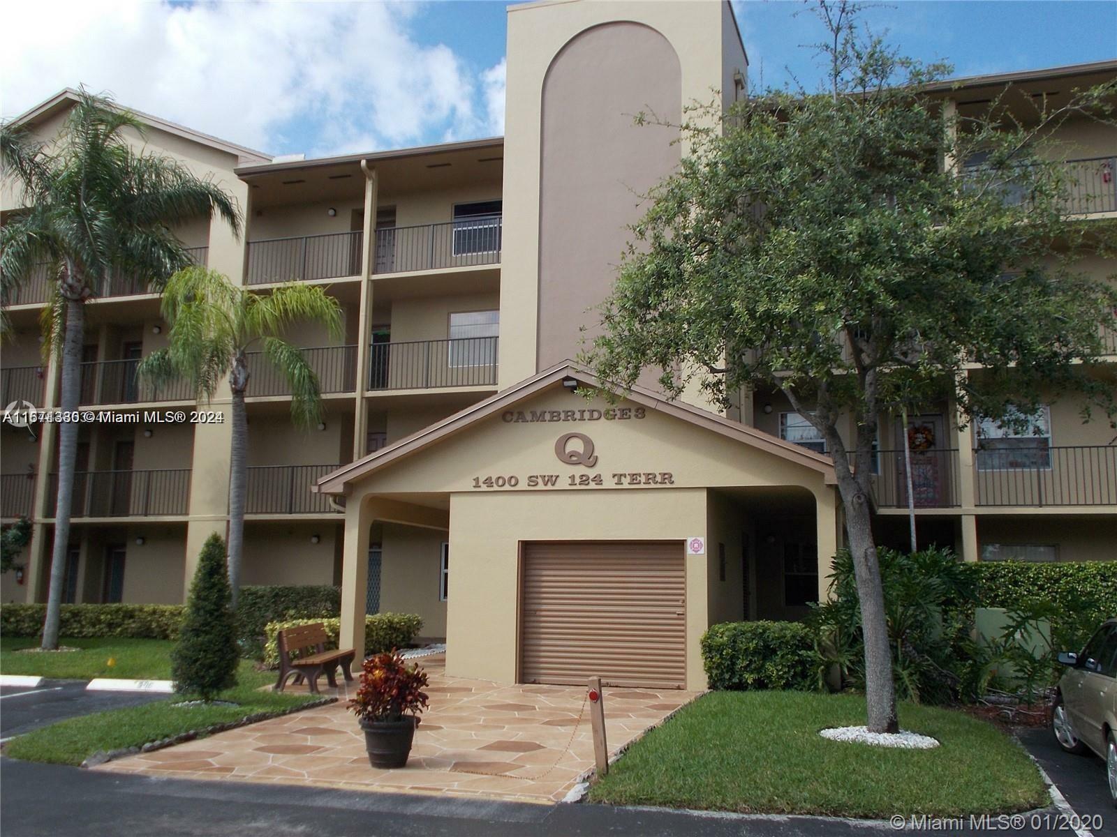 Property Photo:  1400 SW 124th Ter 307Q  FL 33027 