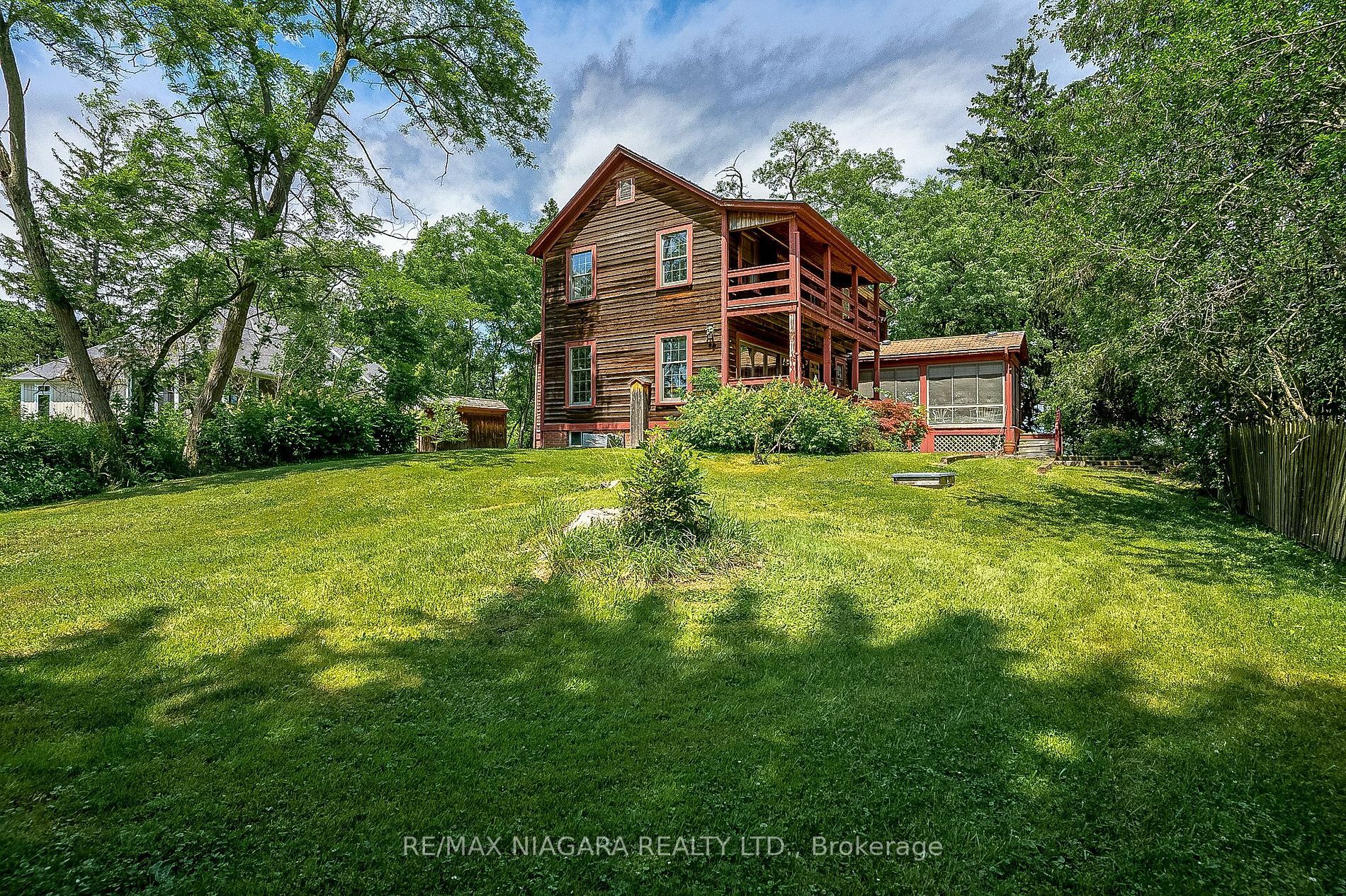 Property Photo: 3079 Niagara Parkway ON L2A 5M4