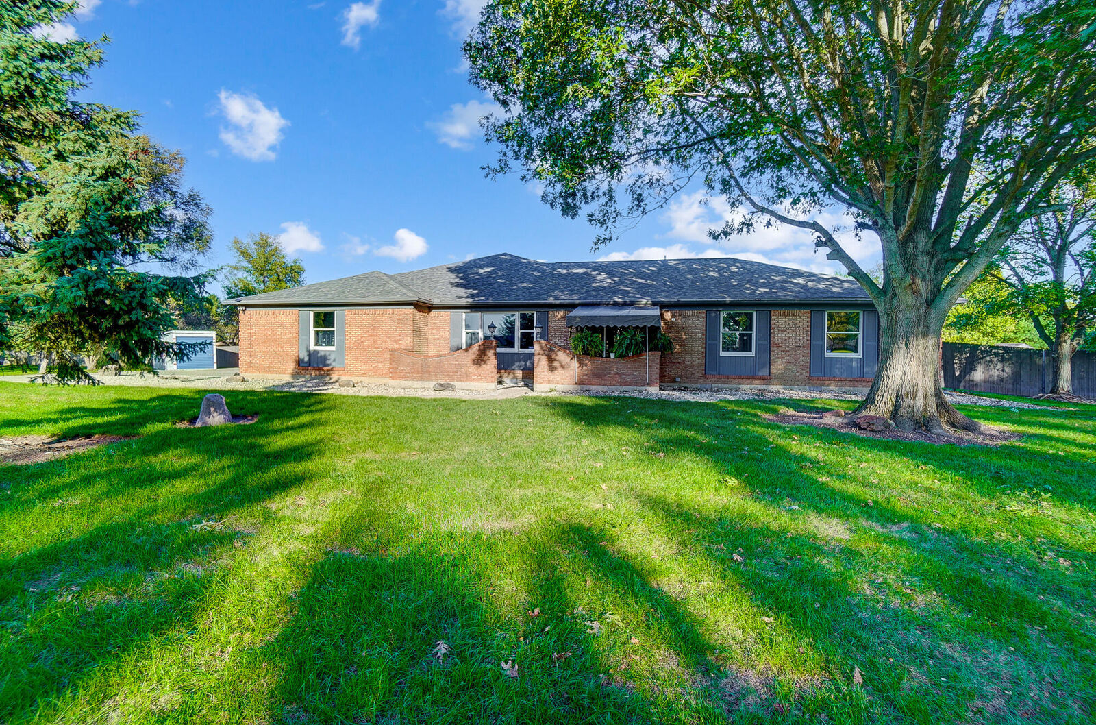 Property Photo: 5725 Bradley Drive OH 45371