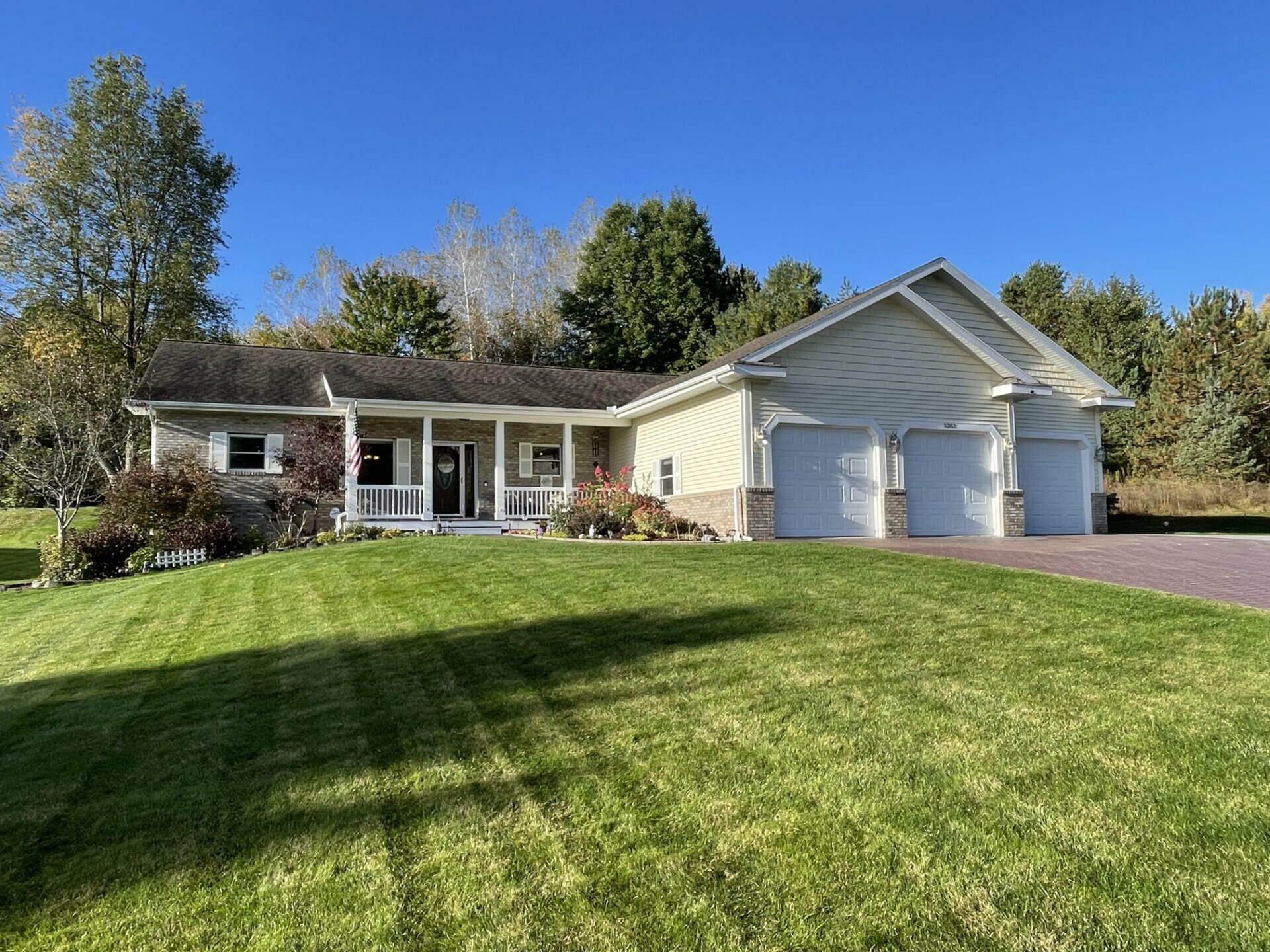 Property Photo:  5353 Golfview Lane  MI 49735 