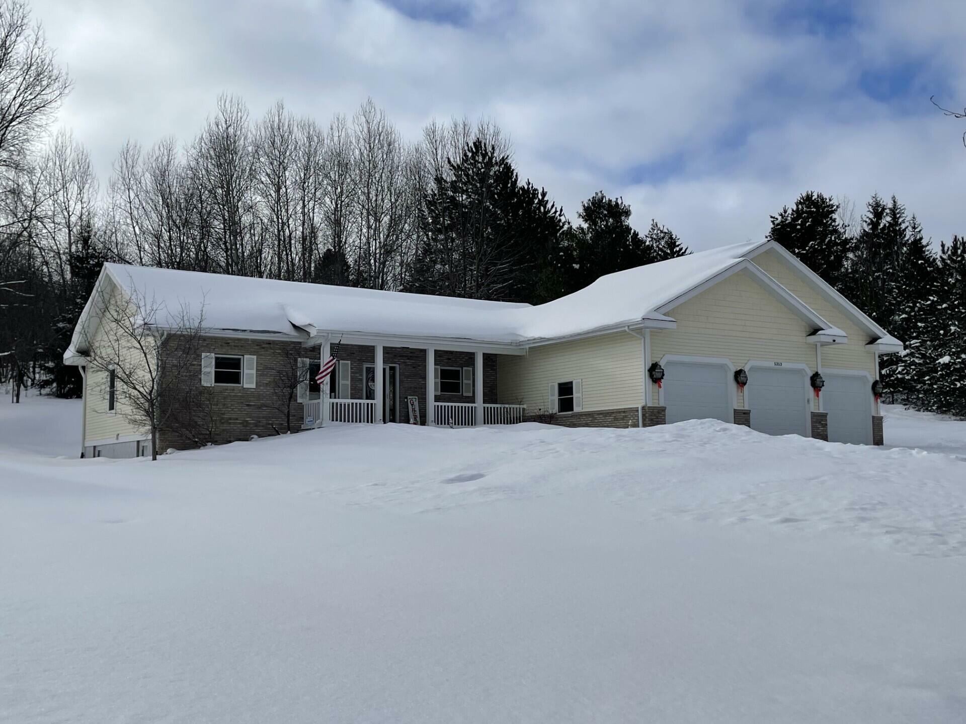 Property Photo:  5353 Golfview Lane  MI 49735 