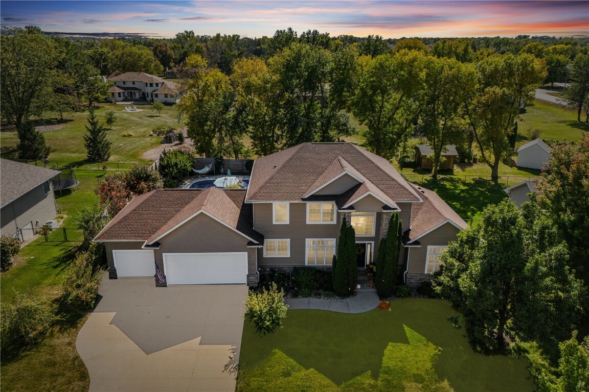 Property Photo: 5711 Shiloh Lane NE IA 52411