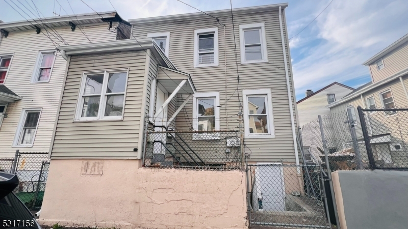 Property Photo:  512 Summer St 1  NJ 07501 